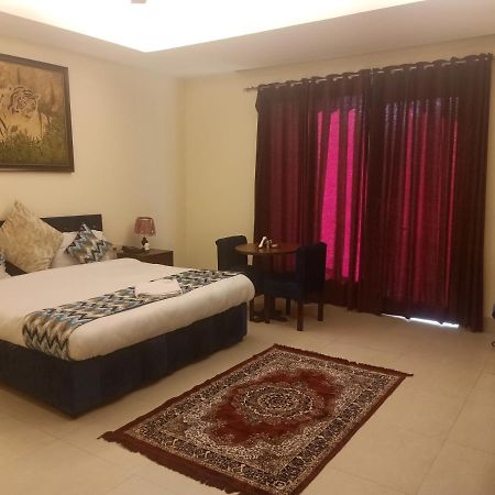 Hotel The Am Bliss Gurgaon Exteriör bild
