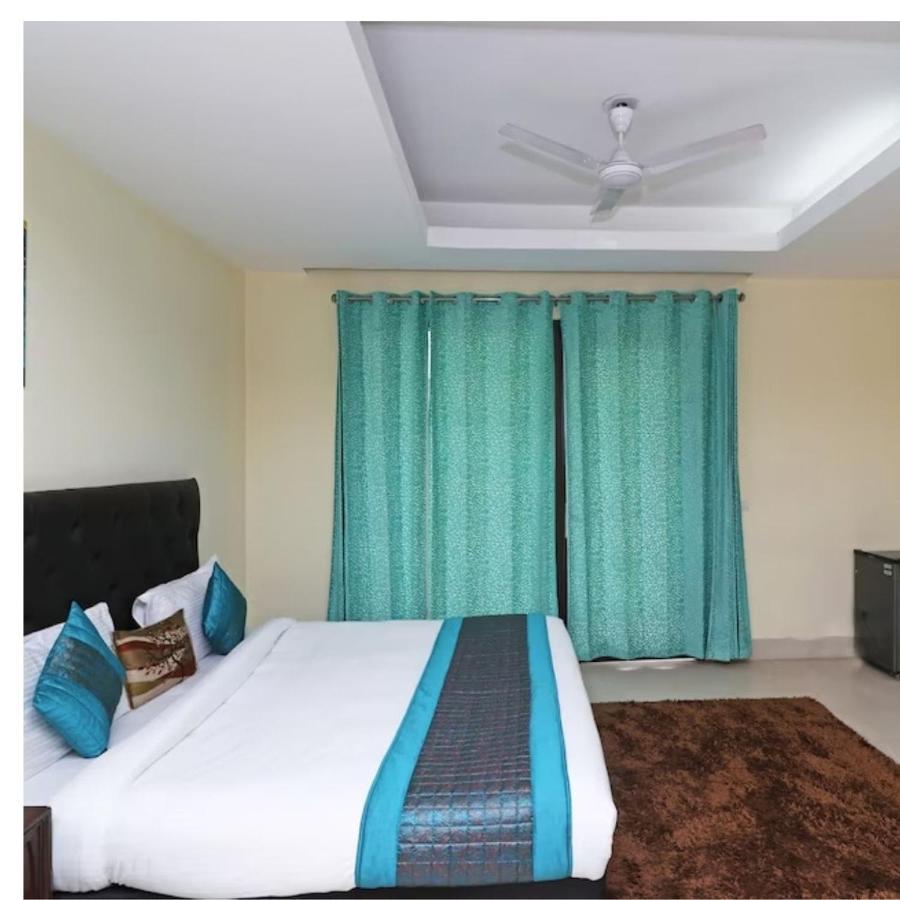 Hotel The Am Bliss Gurgaon Exteriör bild